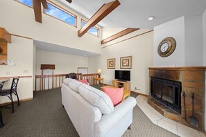 Fireplace, books, music library - 2BR Adventure Hub Near Lake Tansi (Crossville)