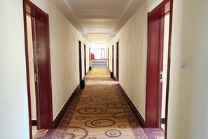 Unclassified image, 3 of 10, button - Joneng Hotel (Zhuoni)