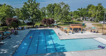 2BR Townhome- Escape to Crossville Lake Tansi