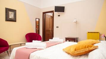 1 bedroom, desk, WiFi, bed sheets