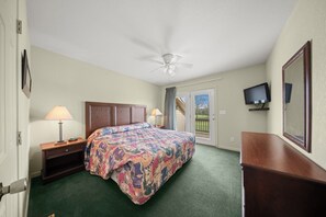 2 多间卧室、办公桌