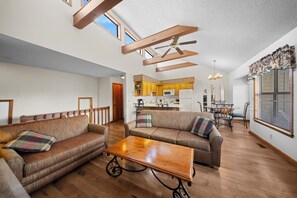 Fireplace, books, music library - Where Coffee Ling​ers, Shoes Come Off & Lake Life Takes Over (Crossville)