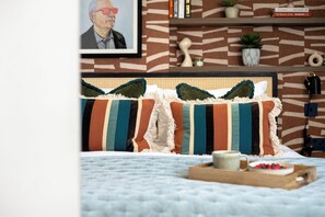 Bureau, fer et planche à repasser, Wi-Fi gratuit, draps fournis