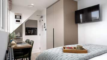 Desk, iron/ironing board, free WiFi, bed sheets