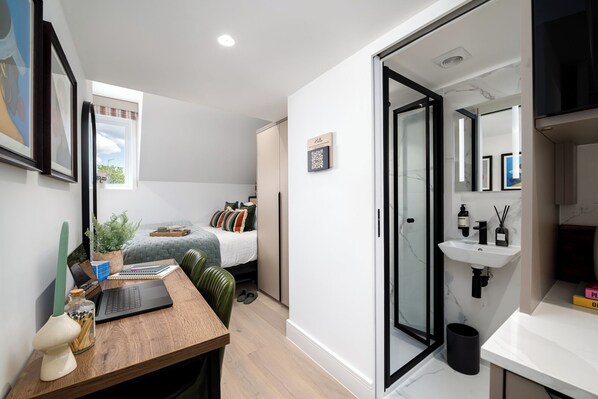 Desk, iron/ironing board, free WiFi, bed sheets