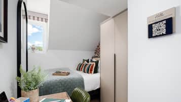 Desk, iron/ironing board, free WiFi, bed sheets