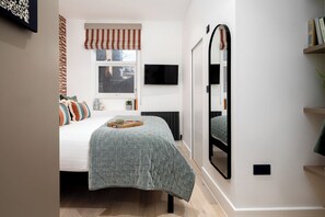 Desk, iron/ironing board, free WiFi, bed sheets