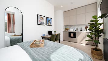 1 Schlafzimmer, Schreibtisch, BĂŒgeleisen/BĂŒgelbrett, kostenloses WLAN