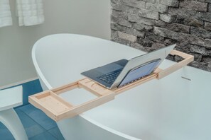 Shower, hair dryer, bidet, towels - A Modern Escape Surrounded by Nature (Playa Hermosa)