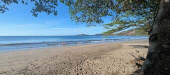 Charming hotel Loft in wonderful Playa Hermosa with AC, WiFi, close to the beach