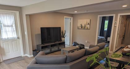 3BR upstairs duplex in delightful West Milford