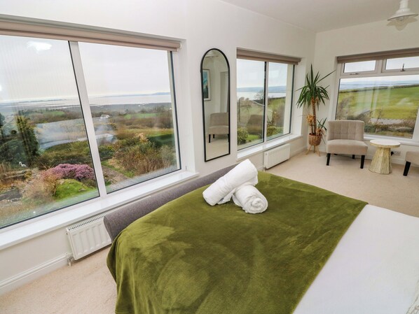 4 yatak odası, ayrı ayrı dekore edilmiş, ayrı ayrı döşenmiş 