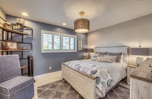 1 slaapkamer, een strijkplank/strijkijzer, gratis wifi, beddengoed