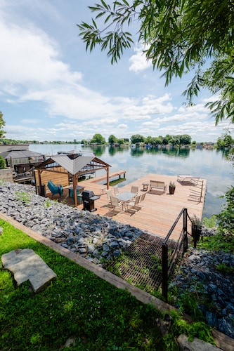 Cozy Lakeview Home with Water Access