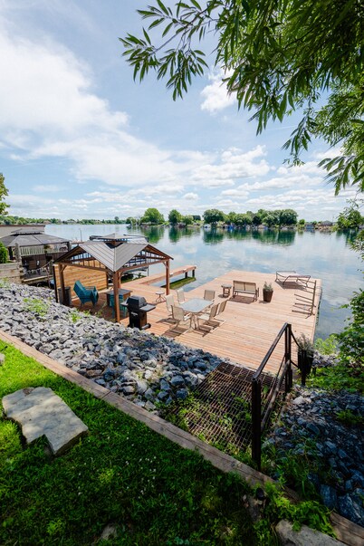 Cozy Lakeview Home with Water Access