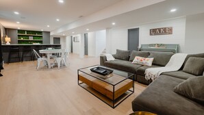 Interior - Cozy Lakeview Home with Water Access (Cornwall)