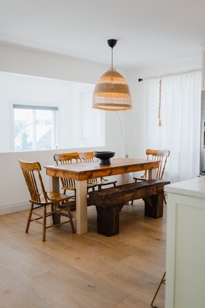 Dining - Cozy Lakeview Home with Water Access (Cornwall)