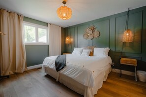 4 bedrooms, WiFi, bed sheets