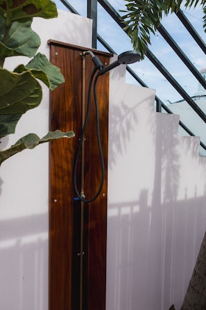 Exterior detail - Breezy Veranda Stay With City Views (San Juan)