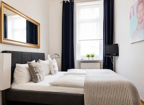 2 bedrooms, desk, iron/ironing board, free WiFi