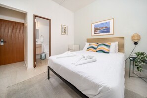 1 bedroom, desk, iron/ironing board, free WiFi
