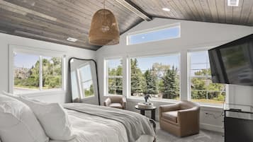 7 bedrooms, WiFi, bed sheets