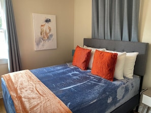 1 bedroom, WiFi, bed sheets - The American Craftsmen (Albuquerque)