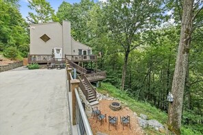 Outdoor dining - Run the Waters (Baxter)