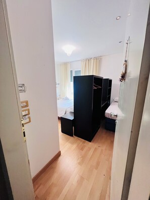 Habitació triple bàsica | Wifi gratuïta 