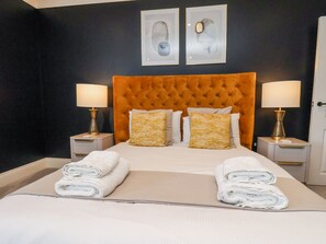 1 chambre, décoration personnalisée, ameublement personnalisé
