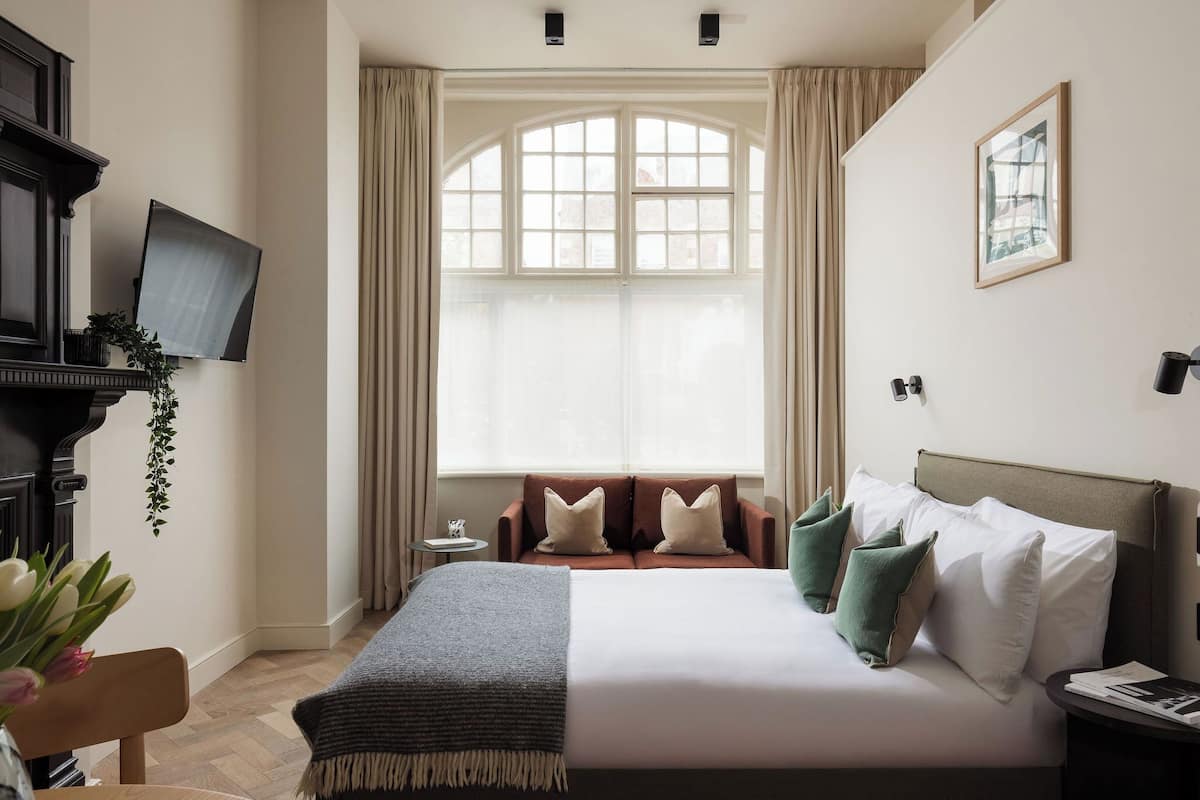 Superior Studio | Egyptian cotton sheets, premium bedding, blackout curtains