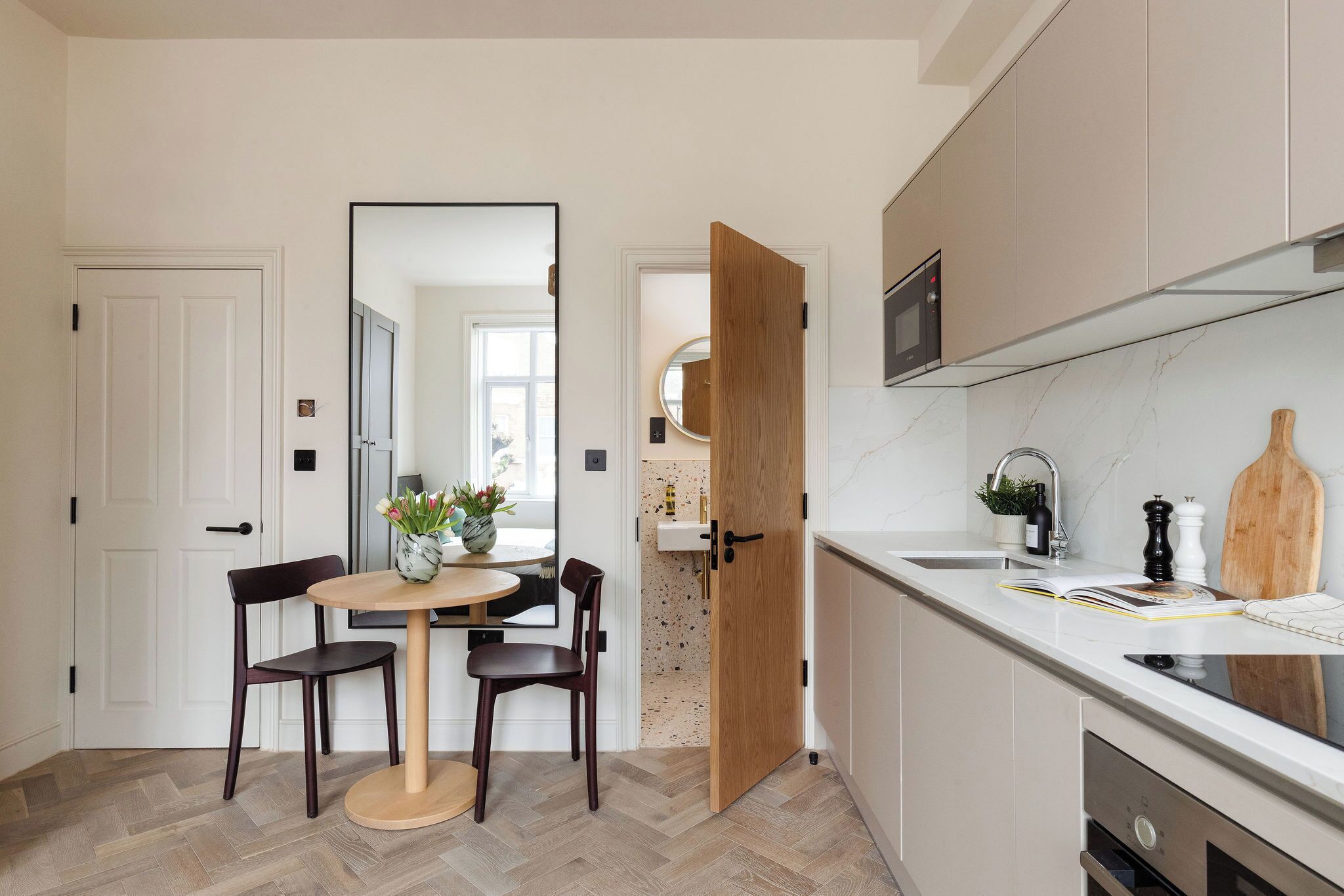 Classic Studio | Private kitchen | Fridge, microwave, oven, stovetop