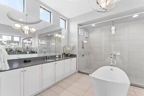 Hus – comfort, flere soverom, privat basseng | Bad