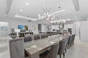 In-room dining - Super Fab (Kissimmee)