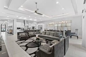 Comfort-hús - mörg svefnherbergi - einkasundlaug | Stofa