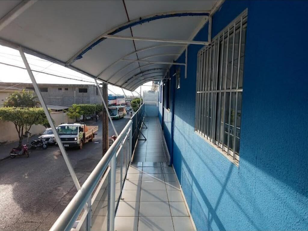 Vista frontal de la propiedad