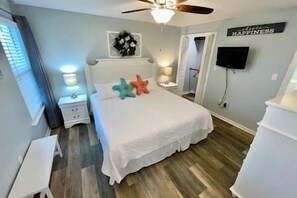 2 bedrooms, iron/ironing board, free WiFi, bed sheets - Beachfront Bliss! Gulf Waves at The Palms #201 (Okaloosa Island)