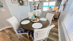 Dining - Beachfront Bliss! Gulf Waves at The Palms #201 (Okaloosa Island)