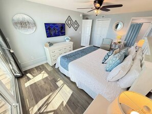 Een strijkplank/strijkijzer, gratis wifi, beddengoed