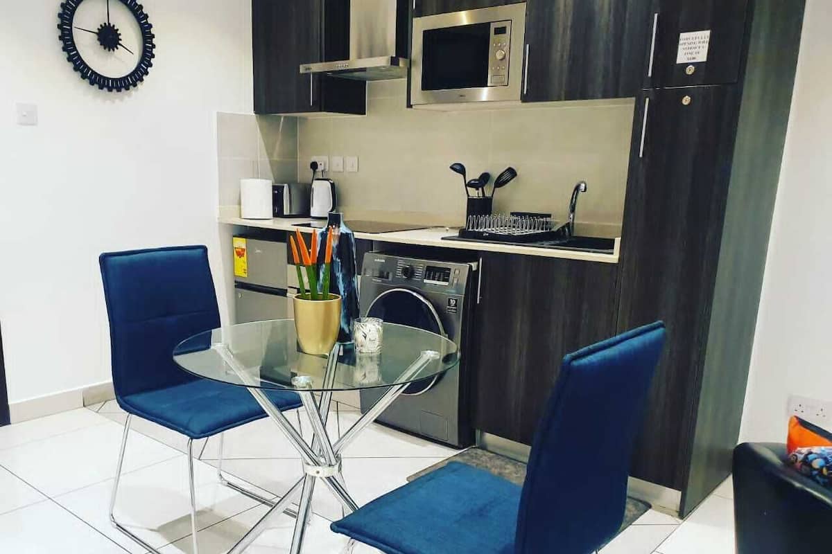 Family Studio Suite, Balcony | Bathroom | Bathtub, hair dryer, slippers, towels
