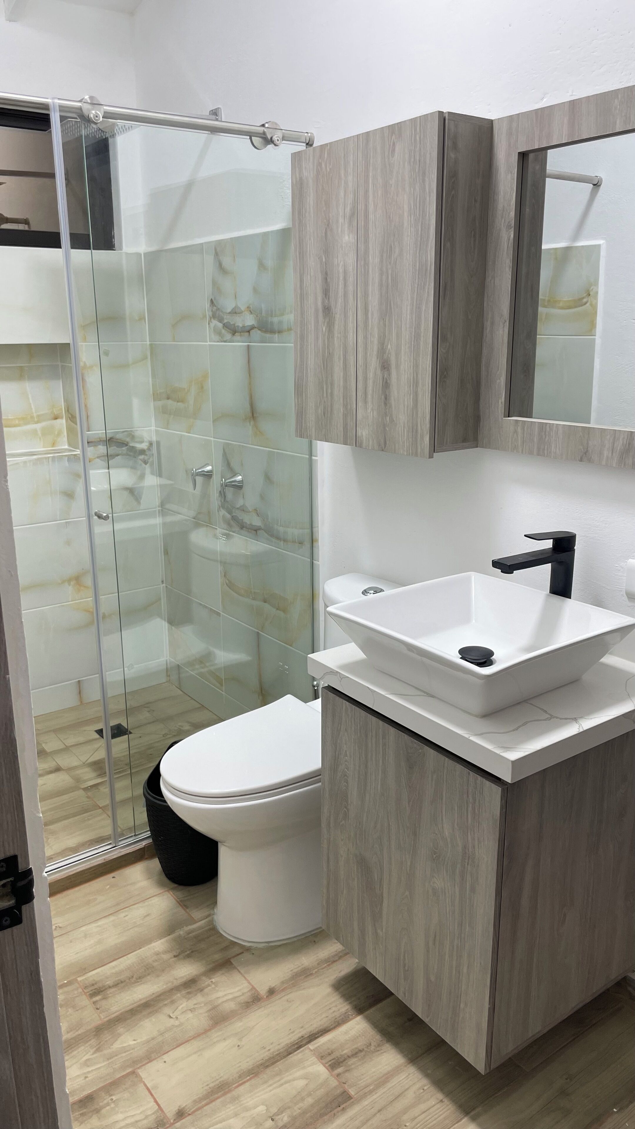 Artículos de tocador gratuitos, toallas, jabón, shampoo