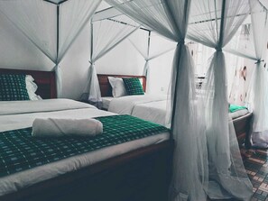 Deluxe Twin kamer, uitzicht op stad | Gratis wifi, beddengoed