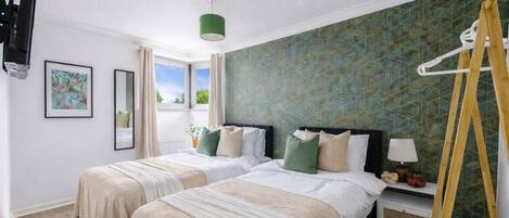 2 soverom, strykejern/-brett, reiseseng for barn og wi-fi (inkludert)