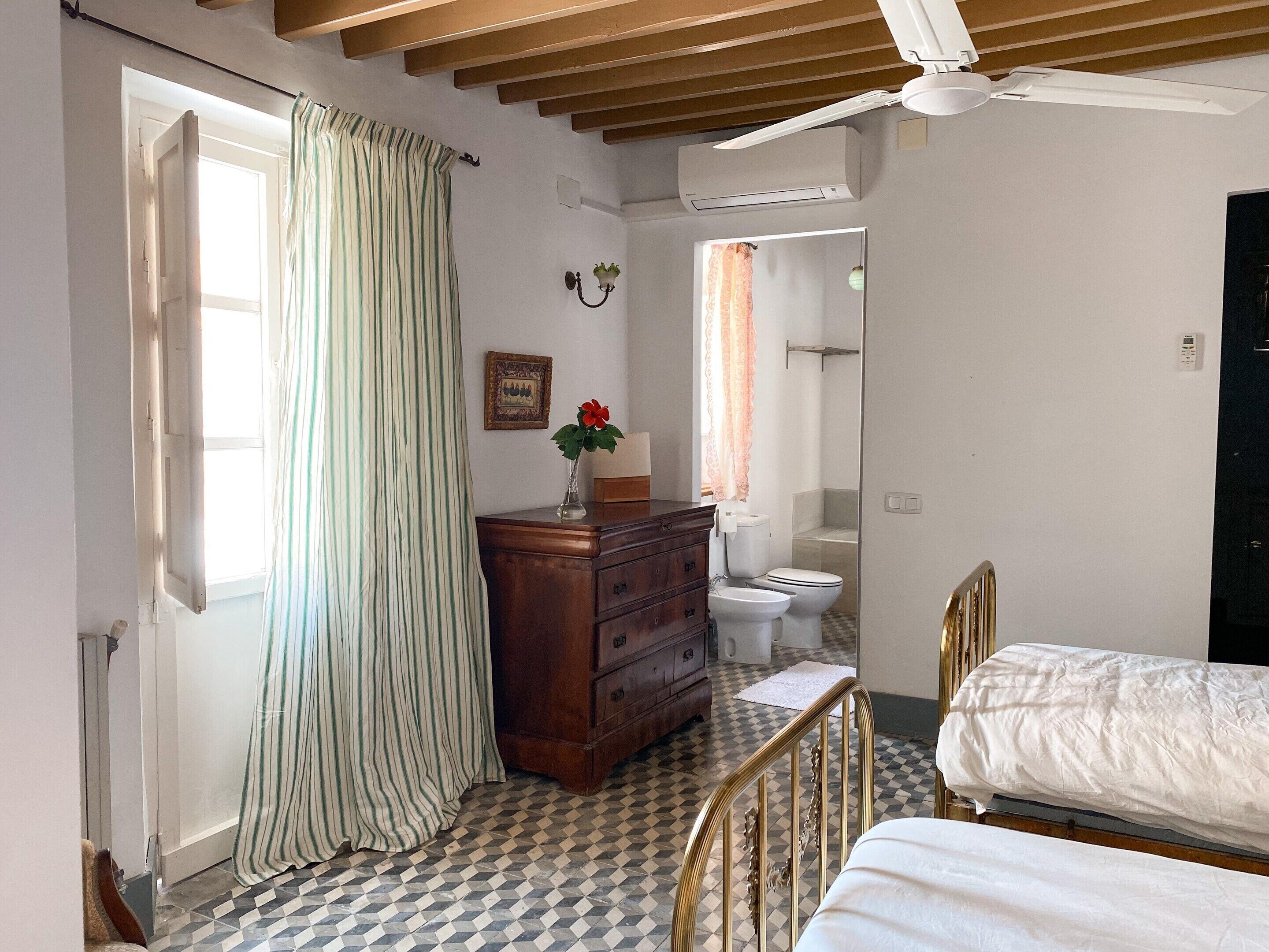 4 bedrooms, individually furnished
