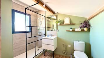 Shower, towels