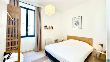 1 bedroom, internet, bed sheets