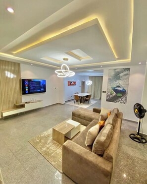 Deluxe Apartment, Balcony, City View | Living area