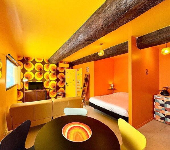 Interior - Studio 54 - Real bedroom - heart of the city - A/C (Nîmes)