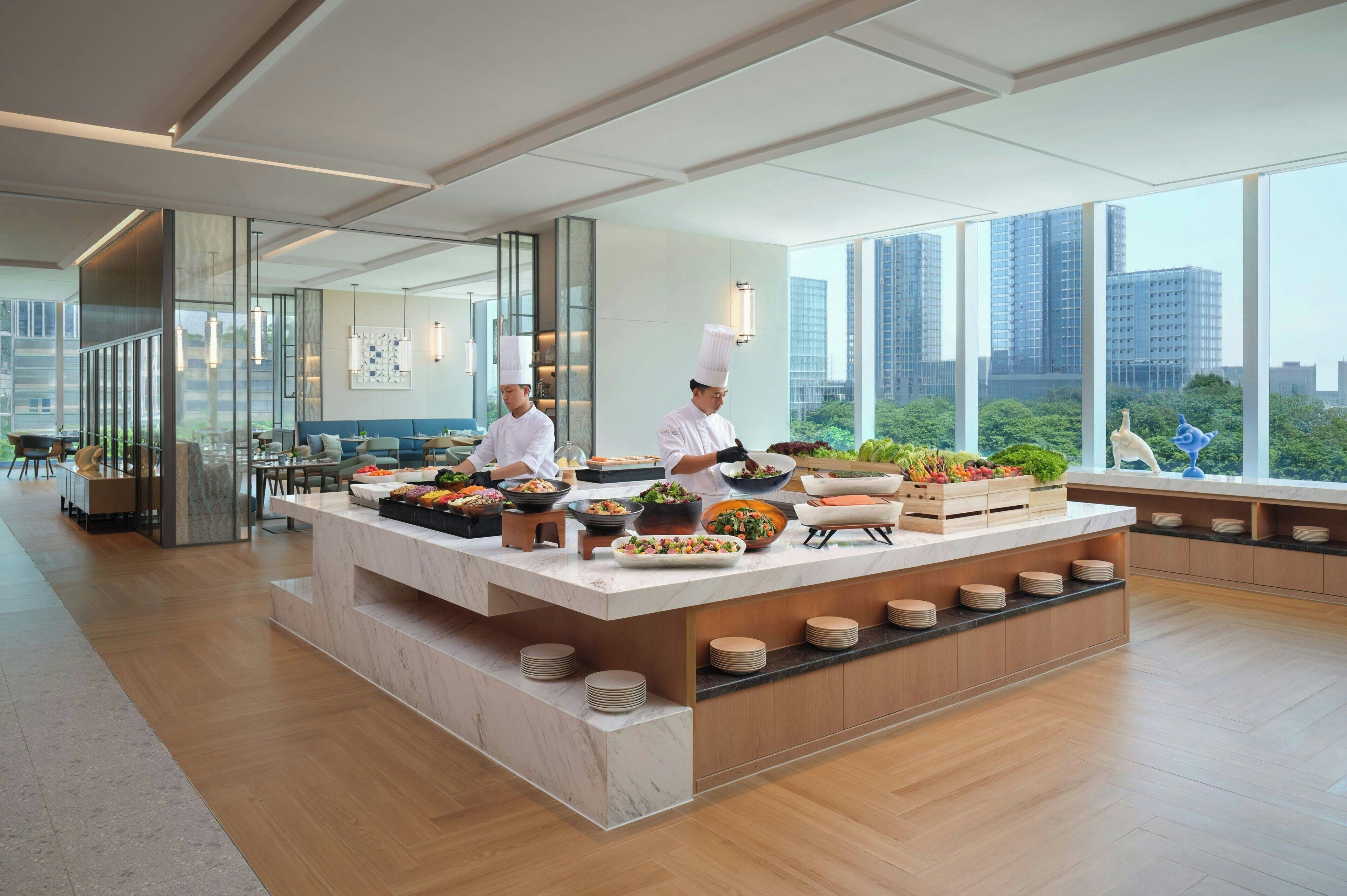 2 restaurants, breakfast, lunch served; local and international cuisine