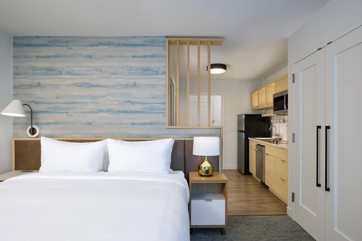 Rollaway beds, free WiFi, bed sheets
